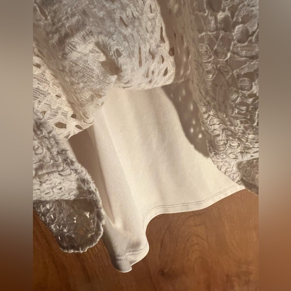 Blouse eyelet with a liner by Lauren Conrad size 1X - Picture 2 of 4
